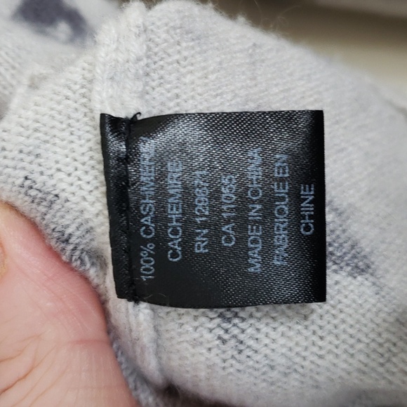 Skull Cashmere Penny Skull-Print V-Neck Cashmere Sweater XS - Picture 6 of 6